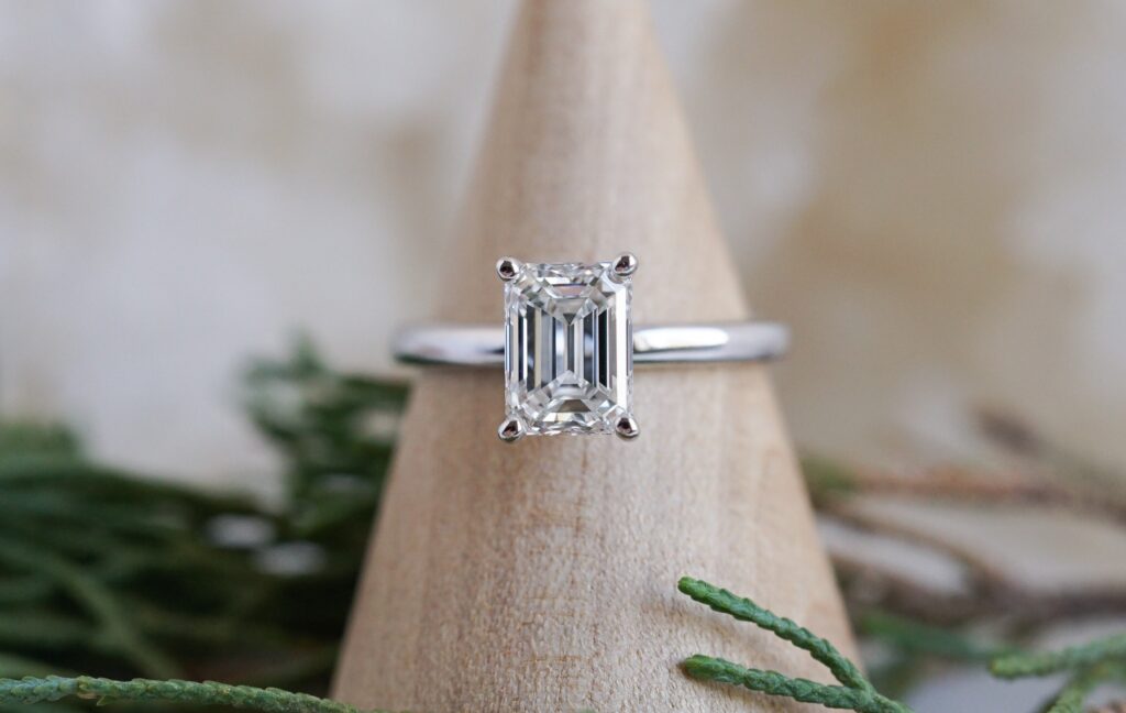 How To Select The Perfect Color/Shaped Diamond For The Wedding?